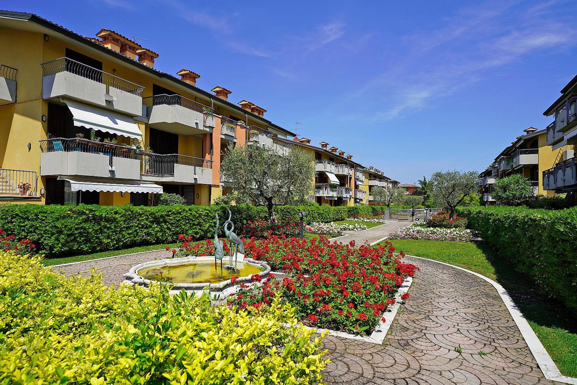 Villaggio Dei Fiori - Viola - Gardagate Sirmione Extérieur photo